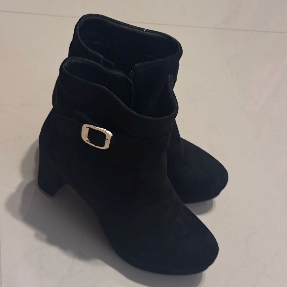 Elegant Black Ankle Boots